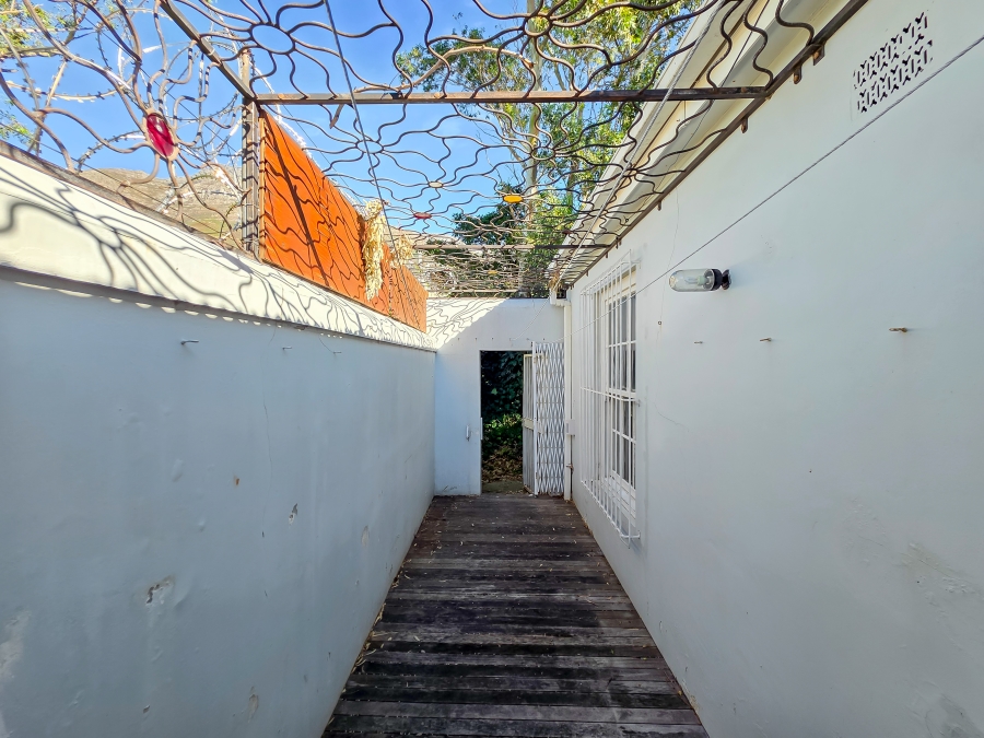 2 Bedroom Property for Sale in Zonnebloem Western Cape